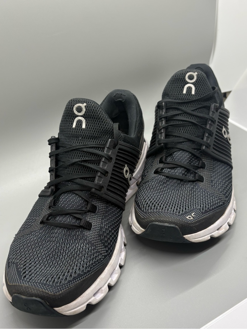 On Running Women's Cloudswift Athletic Shoes - Black/White - Picture 5 of 6